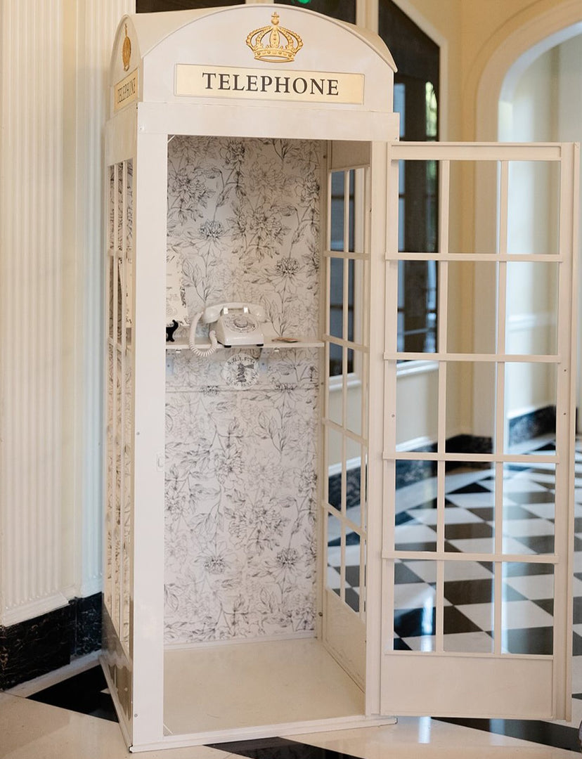 Telephone Booth (White)