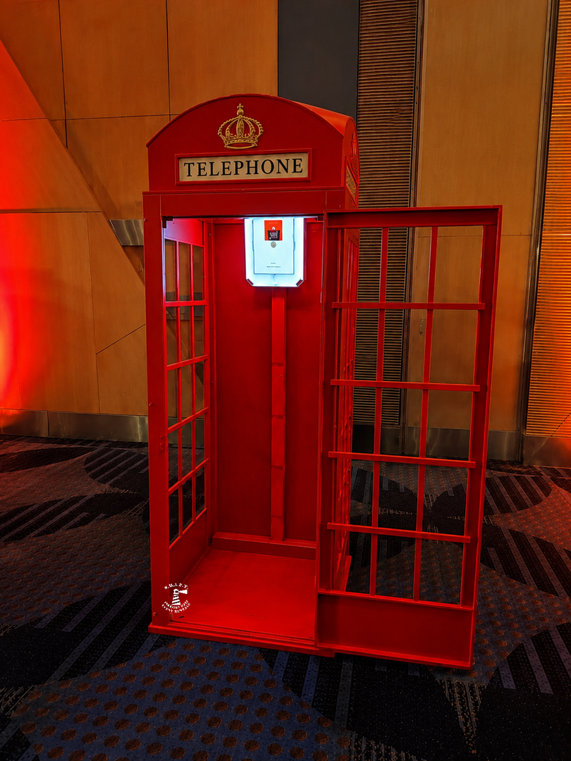 Red Telephone Booth Rental – 6.5' Standard